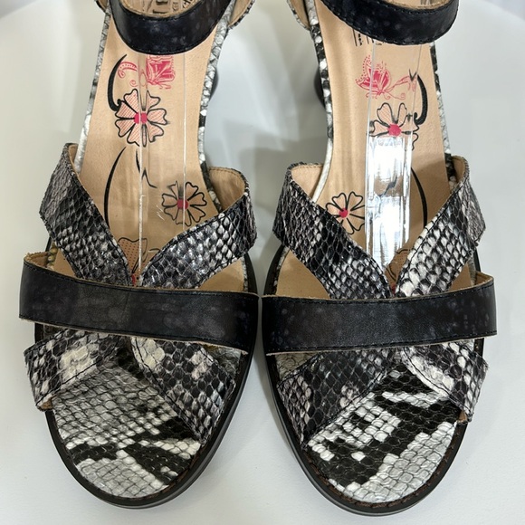 *Rock bottom price!* L'Artiste Spring Step Snake Print Sandal Size 9.5-10 EU 41 - Picture 4 of 11